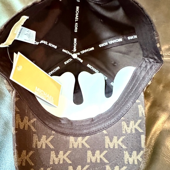 ✅NEW “Michael Kors” Tan Monogram Baseball Cap 🧢 - Picture 4 of 5